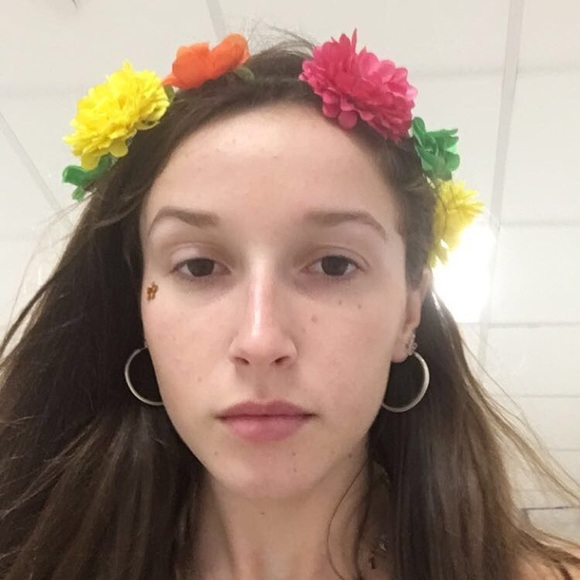 Meet your Posher, Tess - Picture 3 of 3